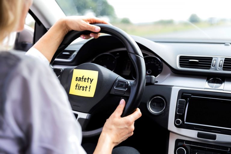 a image with a post telling that when you choose a taxi, safetly comes first- so choose a safe Taxi by CabCo